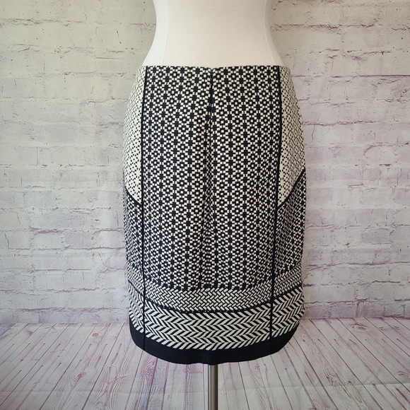 J. Crew Cream & White Quilt Look Paneled Pencil Skirt Size 10 - Picture 5 of 11